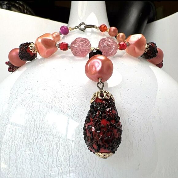 Red & Pink Glass Uranium wedding Cake - Picture 3 of 16